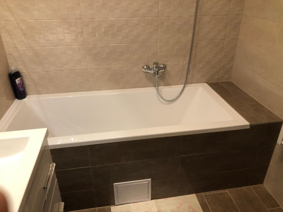 Diamond Apartman Debrecen Luaran gambar