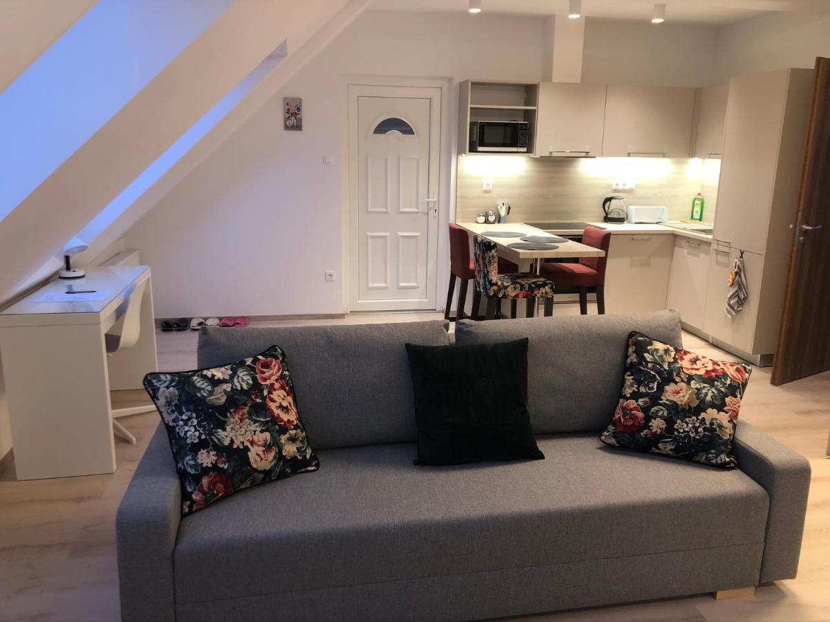 Diamond Apartman Debrecen Luaran gambar